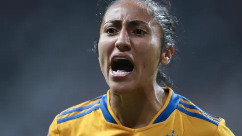 La futbolista mexicana le propinó tremendo golpe a Diana García