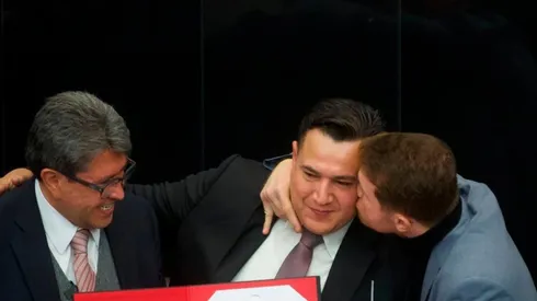 La decisión de Eddy Reynoso que tomó por sorpresa a Canelo Álvarez