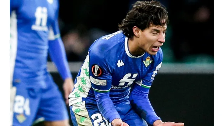 Lainez miró desde el banco la derrota del Betis