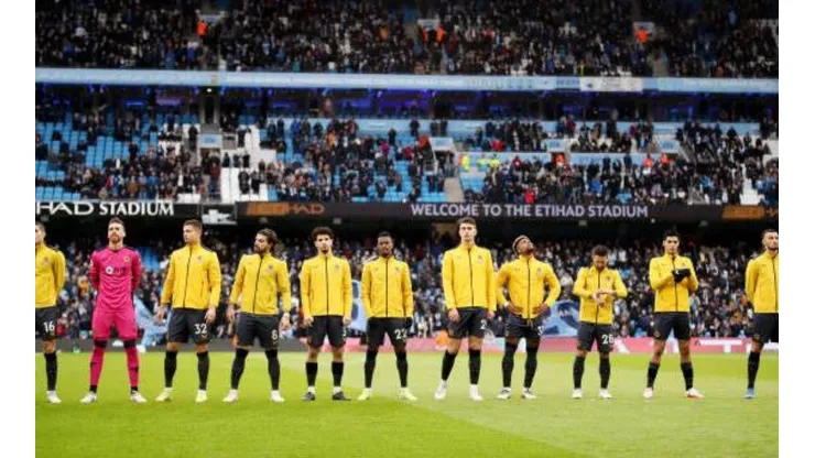 Raúl Jiménez y el Wolverhampton tendrán sus tres dosis de vacuna a finales de diciembre.