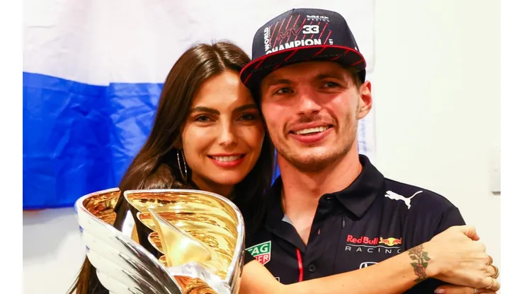 Max Verstappen celebró junto a su pareja, Kelly Piquet.