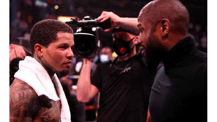 Floyd Mayweather defendió a Gervonta Davis lanzando un dardo a Canelo Álvarez