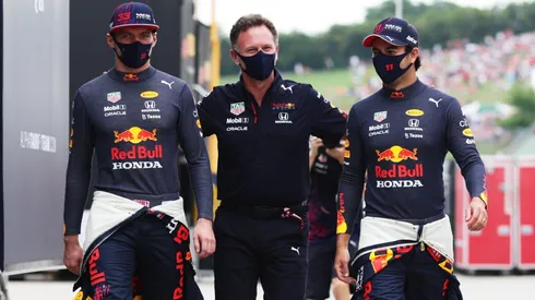 Christian Horner felicitó a sus dos pilotos tras el título de Verstappen.