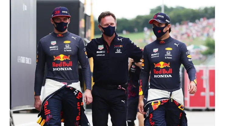 Christian Horner felicitó a sus dos pilotos tras el título de Verstappen.
