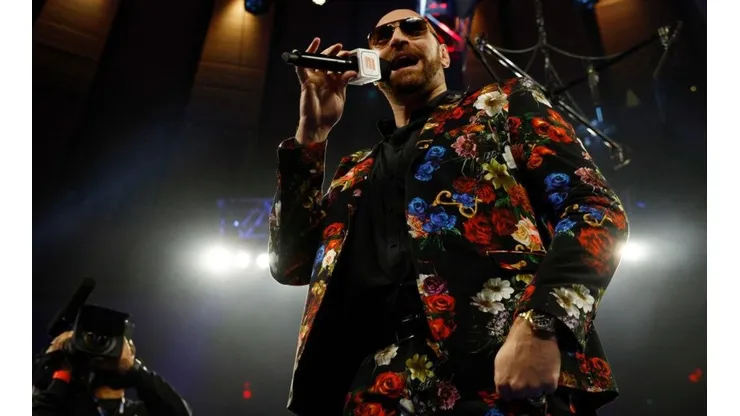 Tyson Fury le cantó el feliz cumple año a Bob Arum.