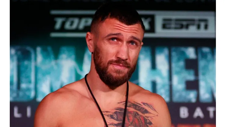 Vasyl Lomachenko destruyó a Floyd Mayweather.