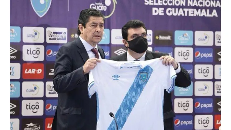 El Flaco Tena dirigirá a su segunda selección a nivel mayor.