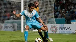 Eduardo Pérez de la Jaiba, presionado por Luis Hernández de Dorados.