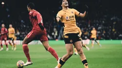 El mexicano ya suma 101 apariciones en la Premier League de Inglaterra