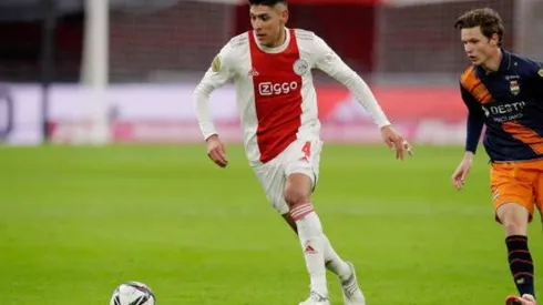 Edson Álvarez, titular en 14 de15 partidos con el Ajax en la Eredivisie 2021-22.