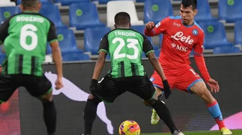 El Chucky Lozano ante Hamed Traoré y Rogerio del Sassuolo.