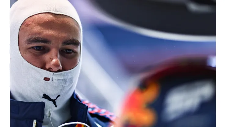 ¡Contra todos! Importante comentarista de F1 subestimó a Checo Pérez