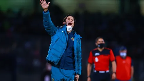 Santiago Solari en el partido de ida contra Pumas.