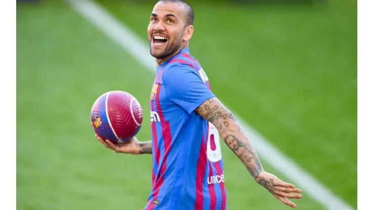 Dani Alves quiso emular a Canelo Álvarez.
