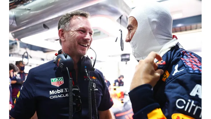 Horner le respondió a Checo tras su queja por la estrategia de Red Bull