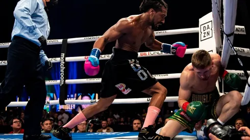 Demetrius Andrade envió a la lona a Jason Quigley en tres ocasiones.