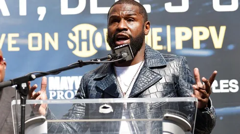 Floyd Mayweather destruyó a Canelo Álvarez.