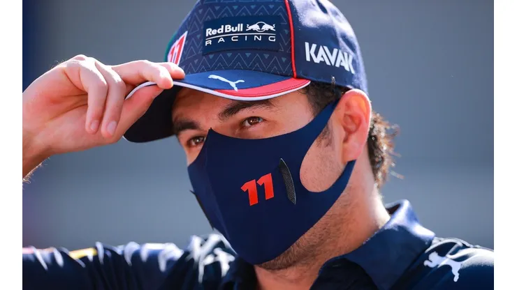 El mexicano no entiende la velocidad de Mercedes
