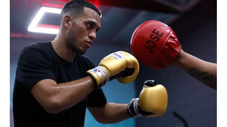 Benavidez se cruzó con sus retractores.