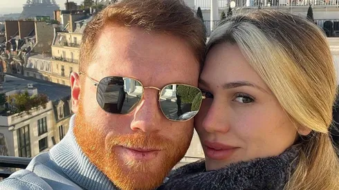 La esposa del púgil aprovechó para tomarse muchas postales en París