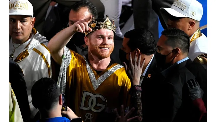 Canelo Álvarez recibió un fuerte apoyo de Jorge Arce.