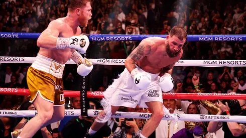 Caleb Plant recibió elogios del equipo de Canelo Álvarez