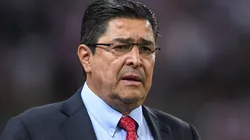 Luis Fernando Tena redujo su sueldo para dirigir a Guatemala.