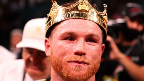 Canelo Álvarez estrenó chaqueta de campeón mundial indiscutible