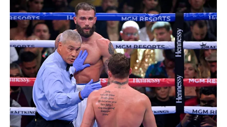 Canelo Álvarez y Caleb Plant se dieron el abrazo que se debían
