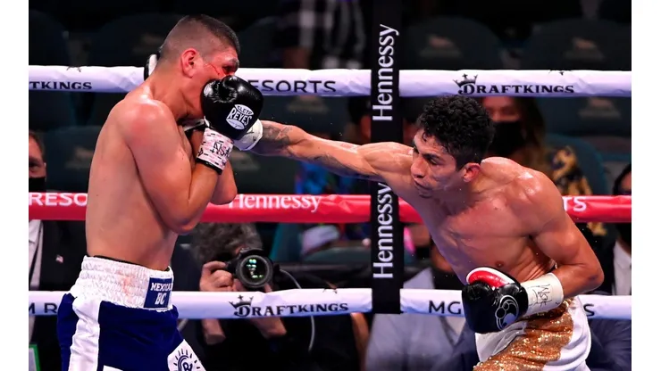 Vargas le dio una paliza a Baez.