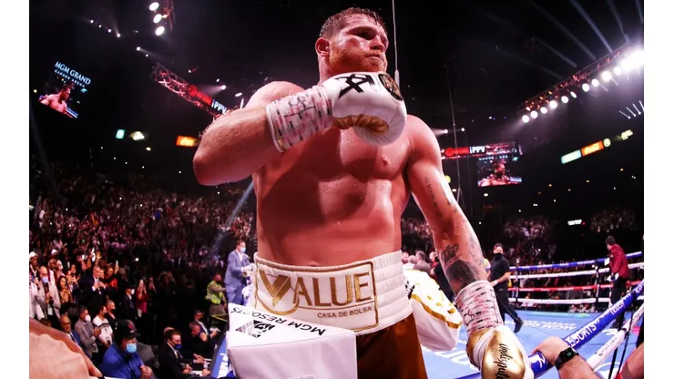 Canelo Álvarez rey de los indiscutido de las 168 libras.
