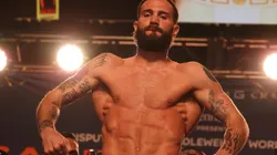 Fuerte ida y vuelta entre Caleb Plant y los fanáticos del mexicano.