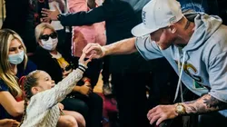 El abrazo que le da a Canelo Álvarez las fuerzas para ser indiscutible