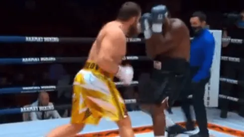 Boxeo: Se desplomó en 45 segundos de pelea y lo acusan de farsante