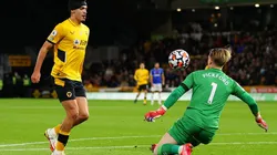 Raúl Jiménez humilló a Jordan Pickford