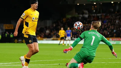 Raúl Jiménez humilló a Jordan Pickford