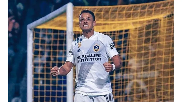 Javier Hernández sigue de racha.