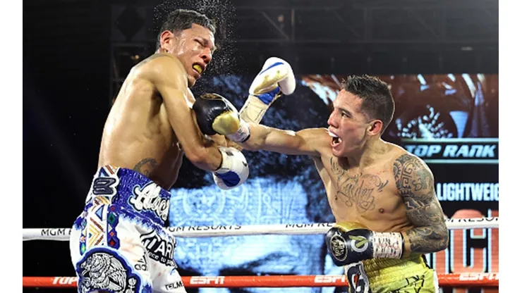 Oscar Valdez y Miguel Berchelt están a una pelea de tener revancha