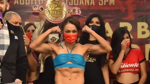 Paliza de Jackie Nava a la Barby Juárez.