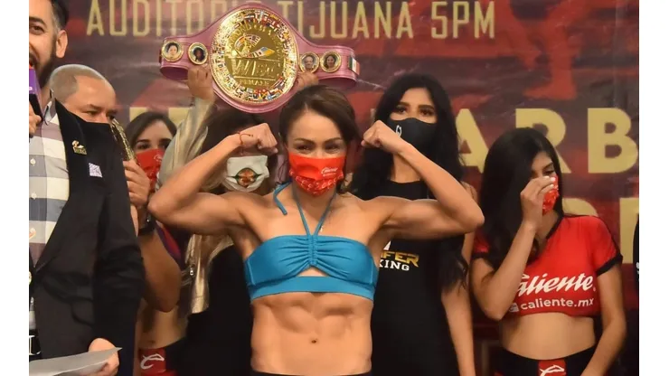 Paliza de Jackie Nava a la Barby Juárez.