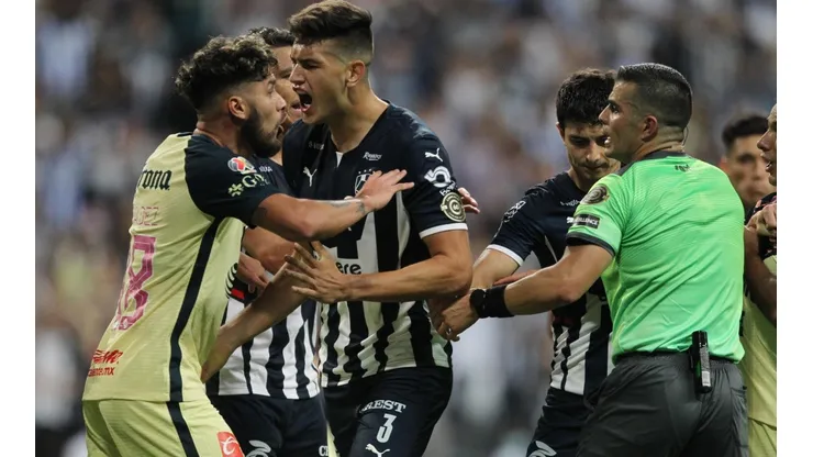 Polémica mano de Maxi Meza