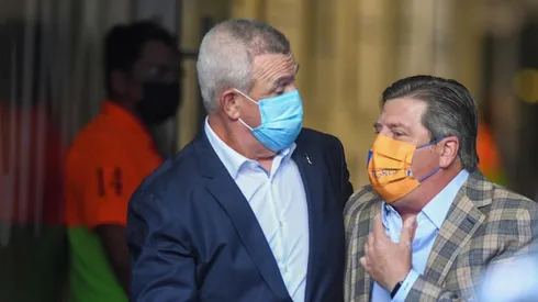 Miguel Herrera perdió el clásico del norte ante Javier Aguirre (foto: Imago7).