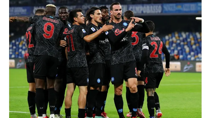 Chucky Lozano y Eljif Elmas junto a Fabián Ruiz