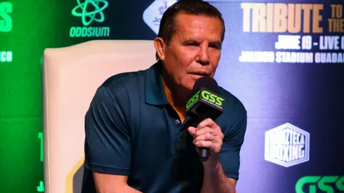 La leyenda es gran amigo de ambos cantantes