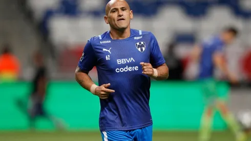 Humberto Suazo, sin trato preferencial en instalaciones de Rayados