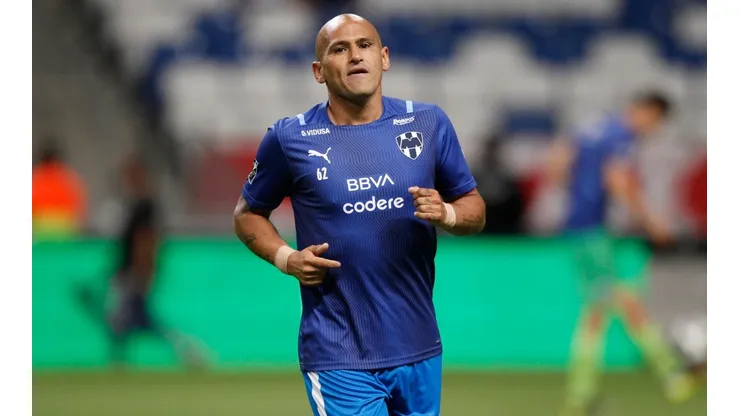 Humberto Suazo, sin trato preferencial en instalaciones de Rayados