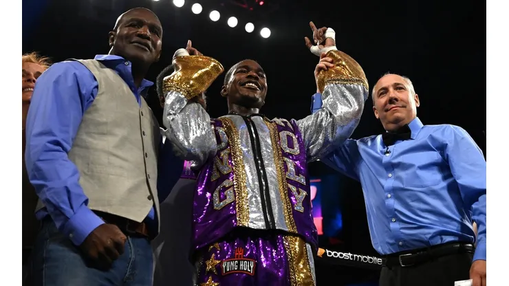 El hijo de Evander Holyfield volvió a poner en alto el apellido con un nocaut brutal