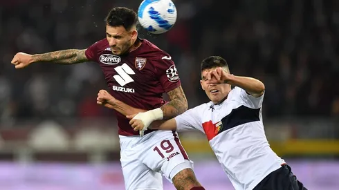 VAR salvó a Johan Vásquez de hacer el ridículo en Genoa vs. Torino