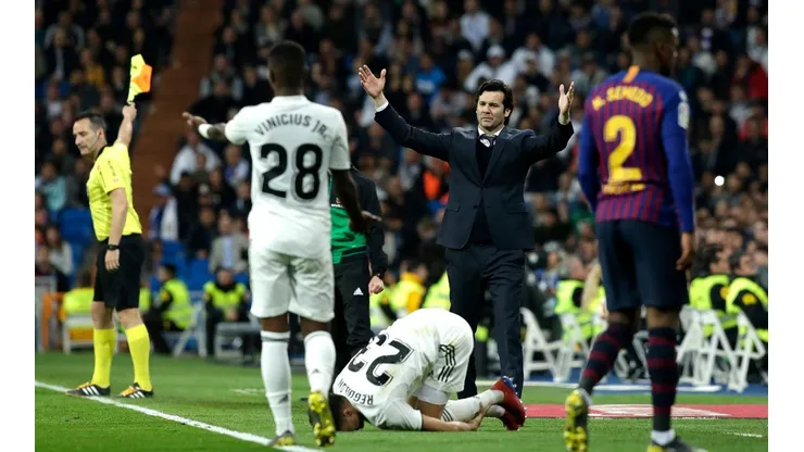 Santiago Solari en el primero de los tres clásicos que dirigió como DT del Real Madrid.