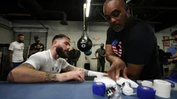 Andre Ward mantuvo su apoyo a Caleb Plant.